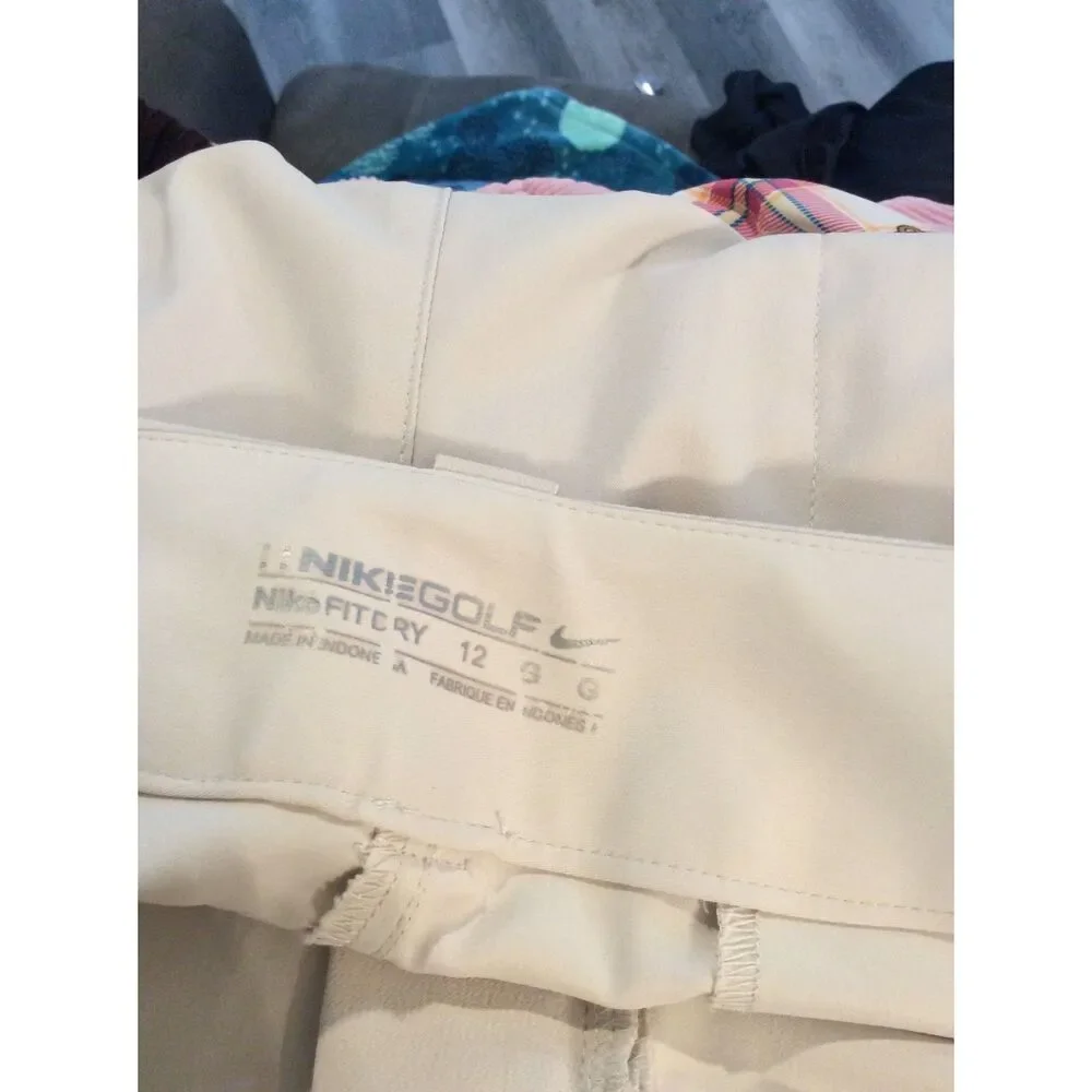 Nike Golf Women's Capris Tan Size 12 Fit Dry EUC
